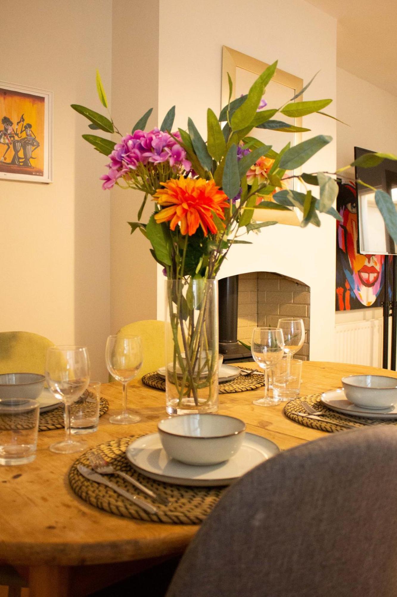 Cosy 2-bedroom In Portobello Holiday home *
