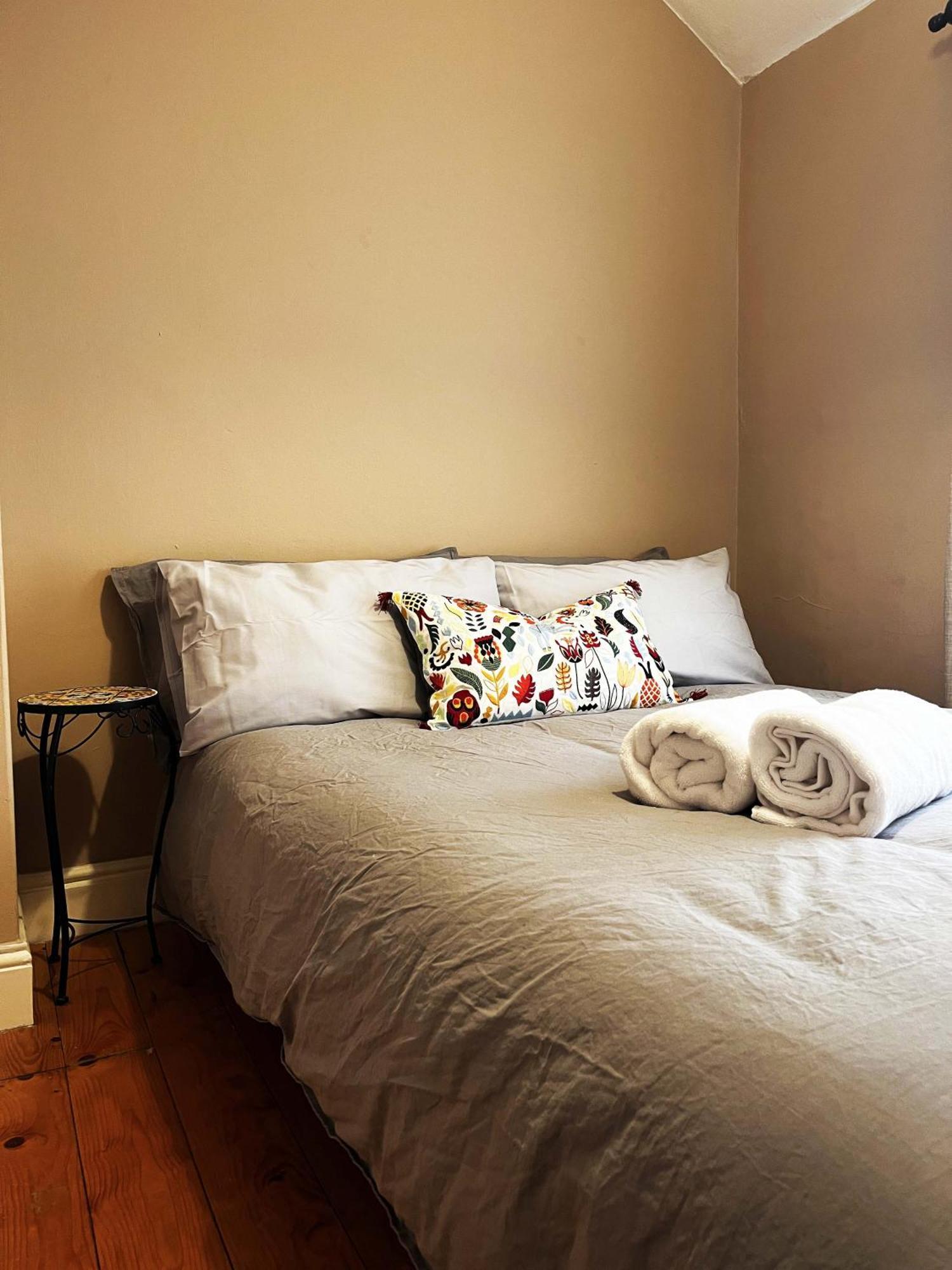 Cosy 2-bedroom In Portobello Holiday home *